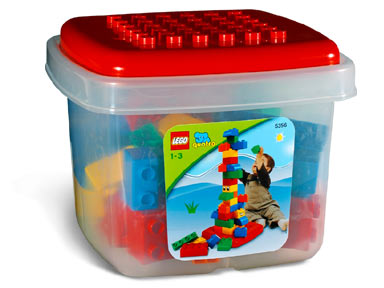 Medium Quatro Bucket - 50 Extra Large Bricks