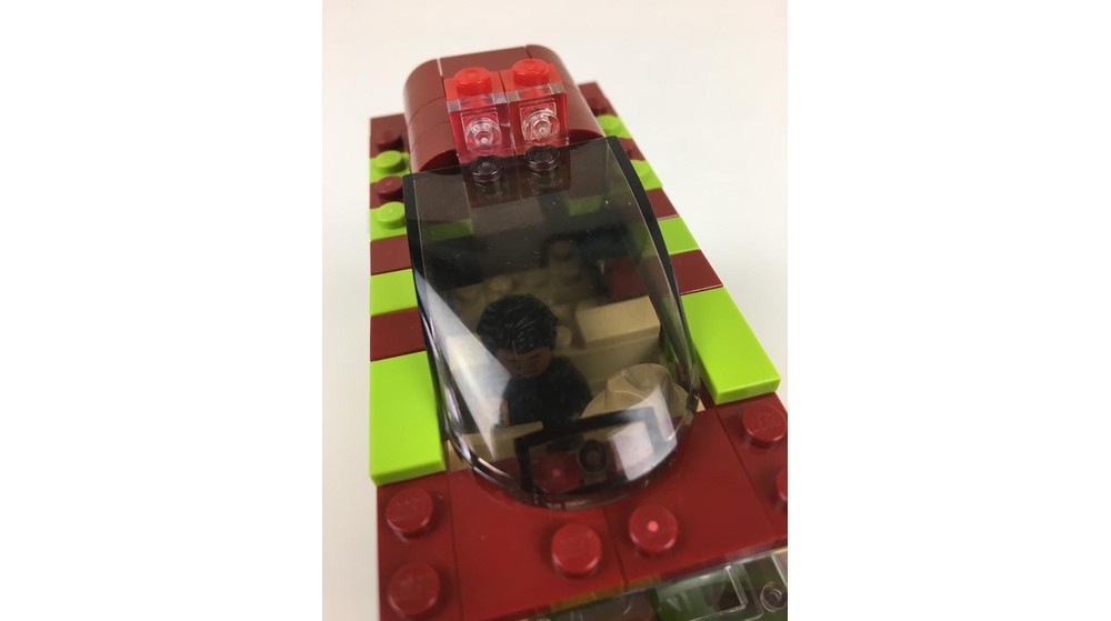 Jurassic Park Explorer - Minifig Scale!