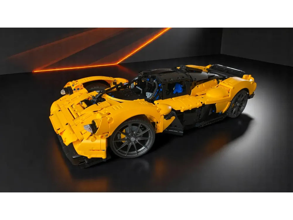 Aston Martin Valkyrie (Orange)