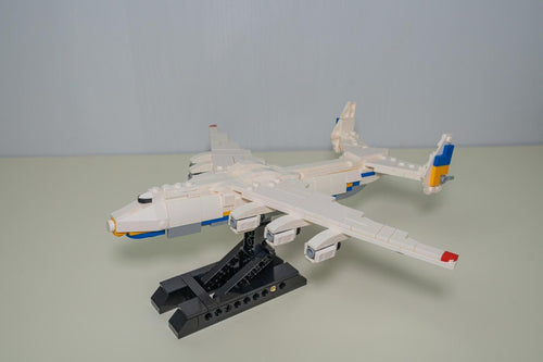 Antonov AN-225 “Mriya" - 1:300 Scale