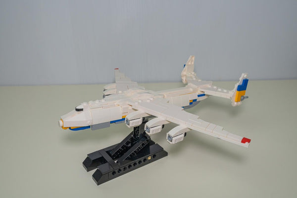Antonov AN-225 “Mriya" - 1:300 Scale