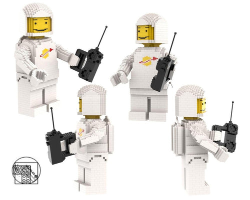Maxi Figure White Spaceman With Radio