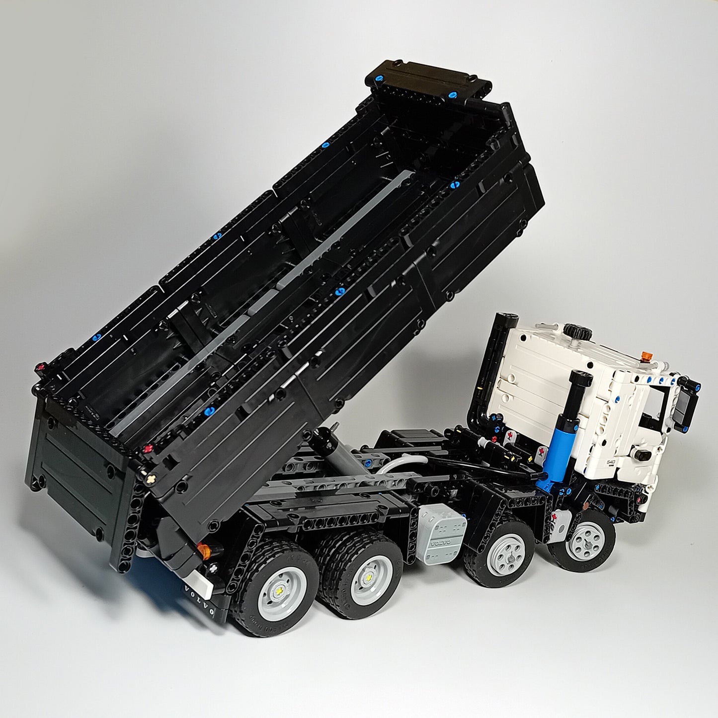 Volvo FMX Truck And Trailer (42175 Mod)