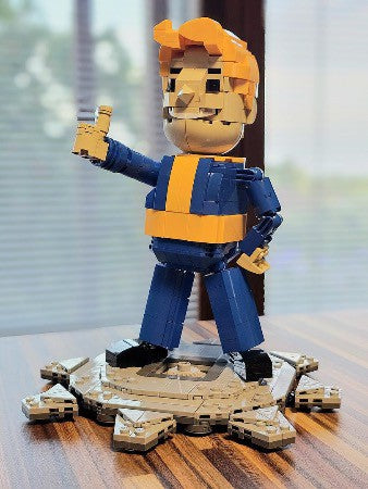 FALLOUT: Vault Boy Posable Desktop Figurine With Stand!