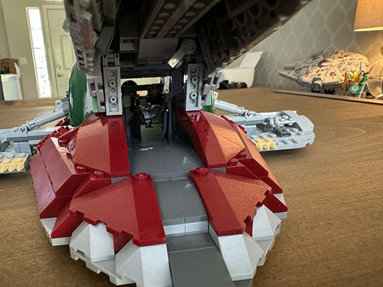 MOC-167592-1: Slave 1 with Interior Play Scale