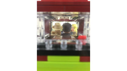 Jurassic Park Explorer - Minifig Scale!