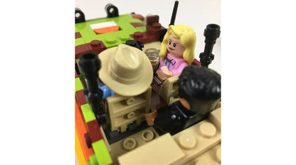 Jurassic Park Explorer - Minifig Scale!