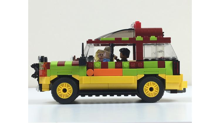 Jurassic Park Explorer - Minifig Scale!