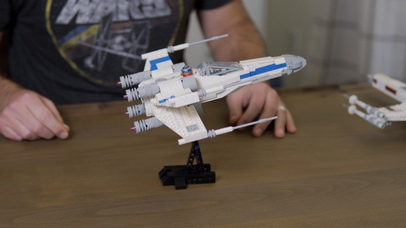 MOC-170720-1: Small Starfighter Stand