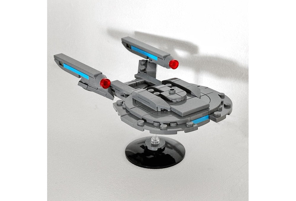 Star Trek: Enterprise — NX-01 Starship And Crew