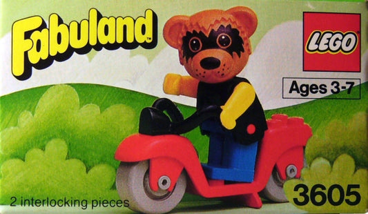 Ricky Raccoon and his Scooter