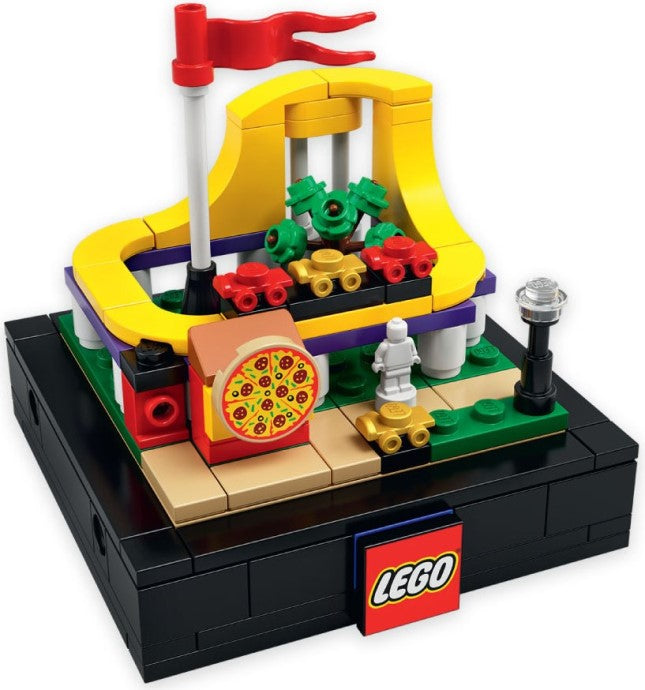 "Bricktober Fairground Set 4/4 - Roller Coaster (2020 Toys ""R"" Us Exclusive) {Asian Release}"