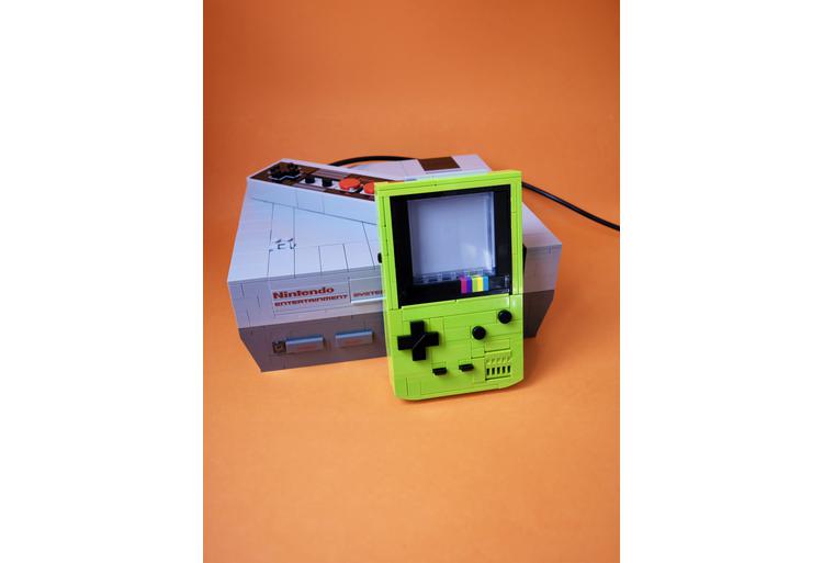 Ultimate LEGO Game Boy Color (Kiwi) 🥝