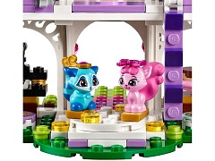 Palace Pets Royal Castle