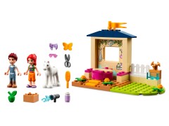 Pony-Washing Stable