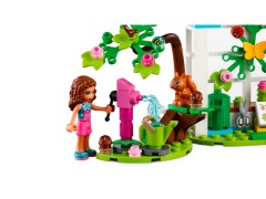 Tree-Planting Vehicle