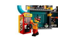 Monkie Kid's Team Van